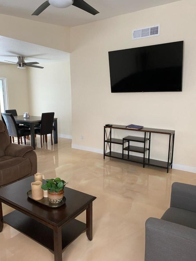 הוילה הנדרסון Newly Remodeled Family Friendly 3B/2B House מראה חיצוני תמונה